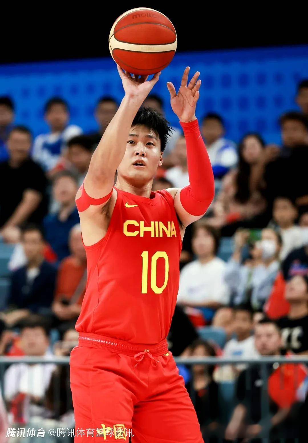 参赛球队士气高昂信心爆棚备受瞩目