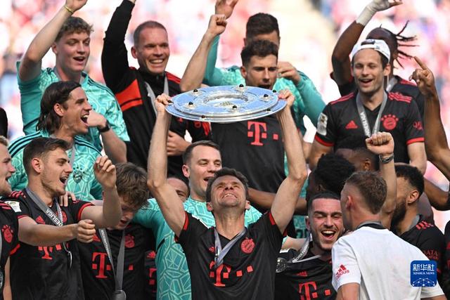 拜仁慕尼黑豪取大胜，征途无阻向德甲冠军前进的简单介绍