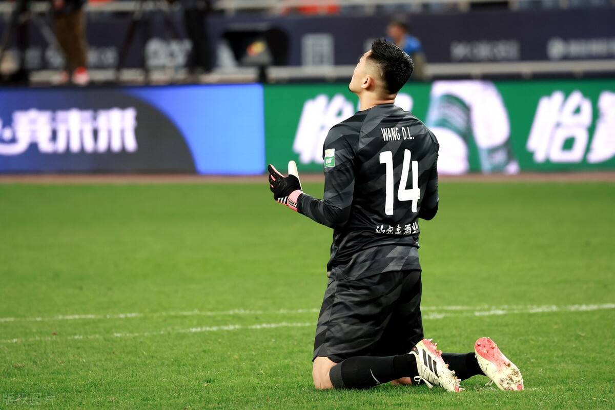 上港客场快速反击再度表现不济,0-2不敌大阪樱花 上港客场快速反击再度表现不济,0-2不敌大阪樱花